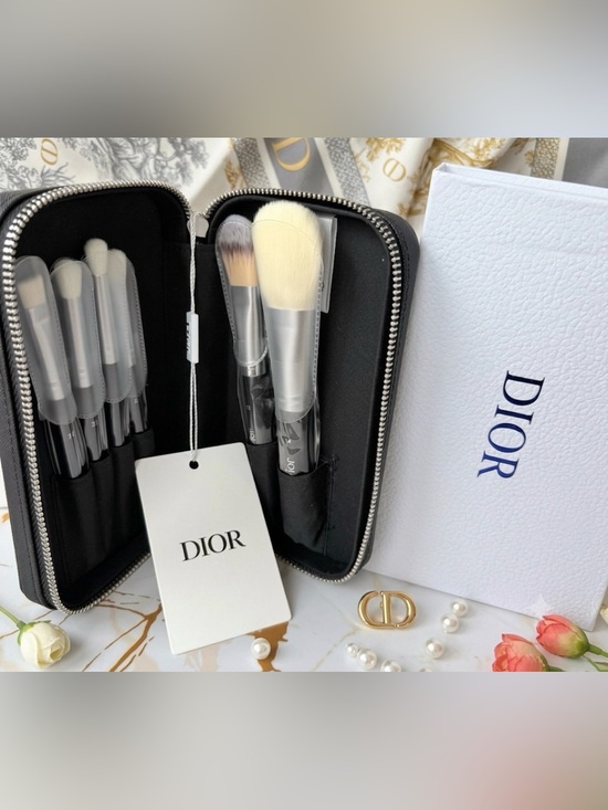 Dior Other - Dior Makeup Brush Set in Case and Box new